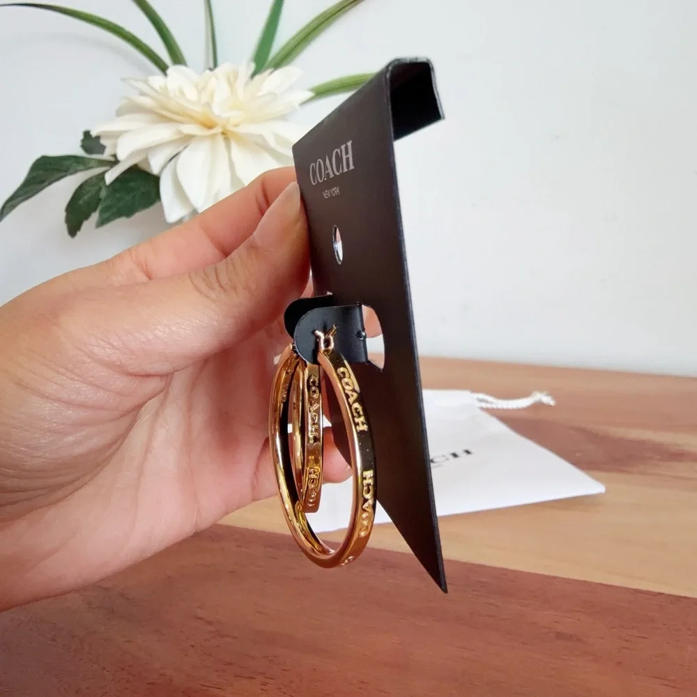 NWT Coach‎ Medium Hoop Earrings in Gold Tone - Picture 2 of 5
